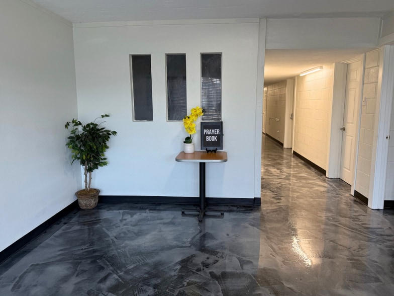 More Photos Of 4546 W Commerce St, San Antonio Storefront Retail Office For Sale