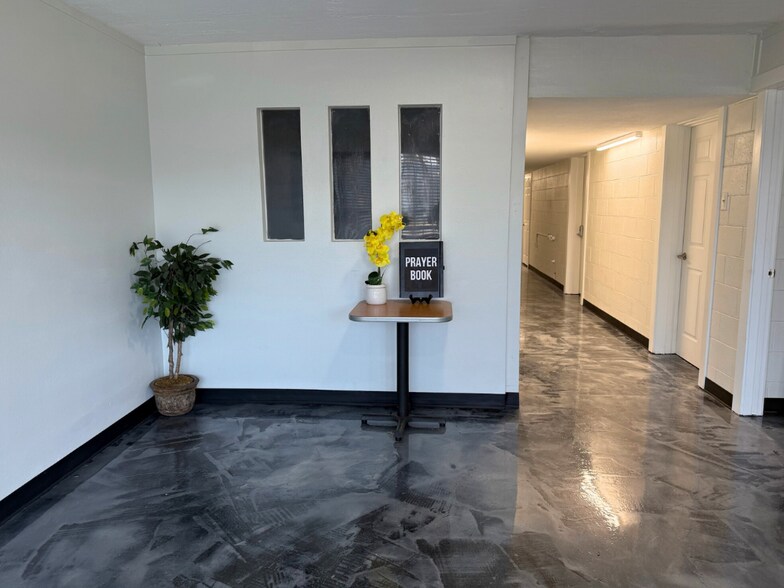 More Photos Of 4546 W Commerce St, San Antonio Storefront Retail Office For Sale