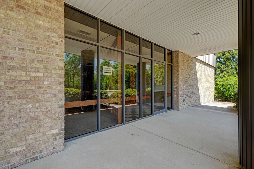More Photos Of 3311 Burlington Rd, Greensboro Office For Sale