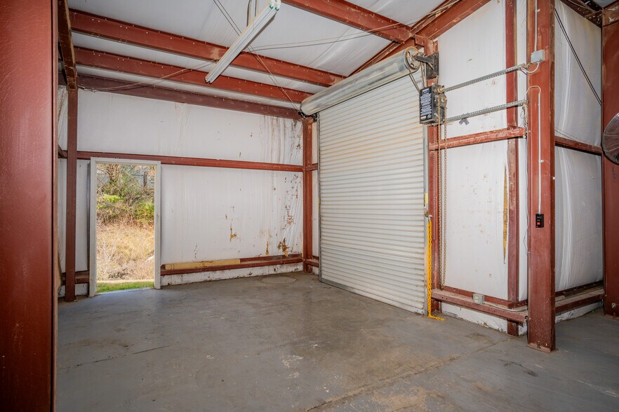 More Photos Of 23 Desai Ln, Ringgold Industrial For Lease