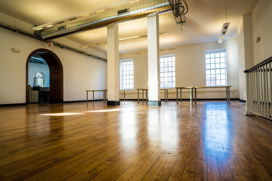 More Photos Of 226 Walnut St, Philadelphia Loft Creative Space For Lease