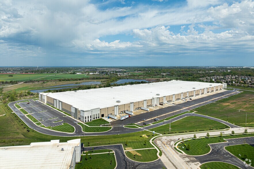 More Photos Of 30500 W 183rd St, Gardner Unknown For Lease