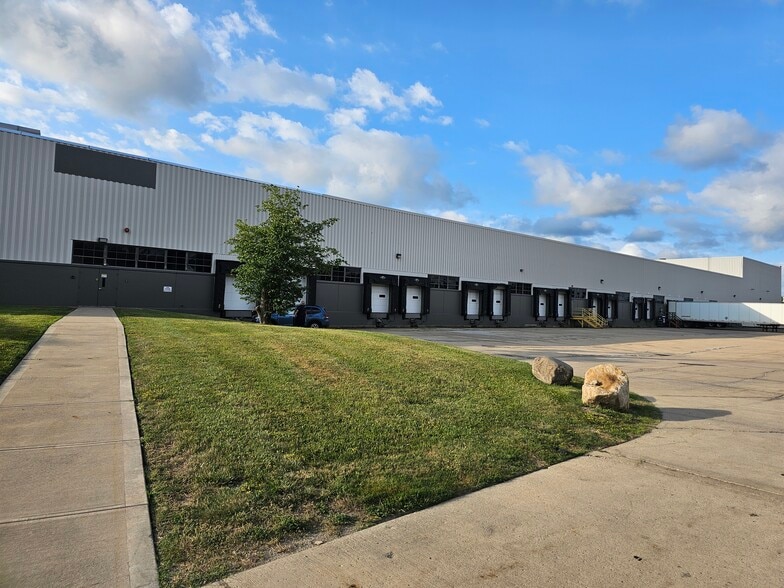 Primary Photo Of 7800 Tyler Blvd, Mentor Warehouse For Lease