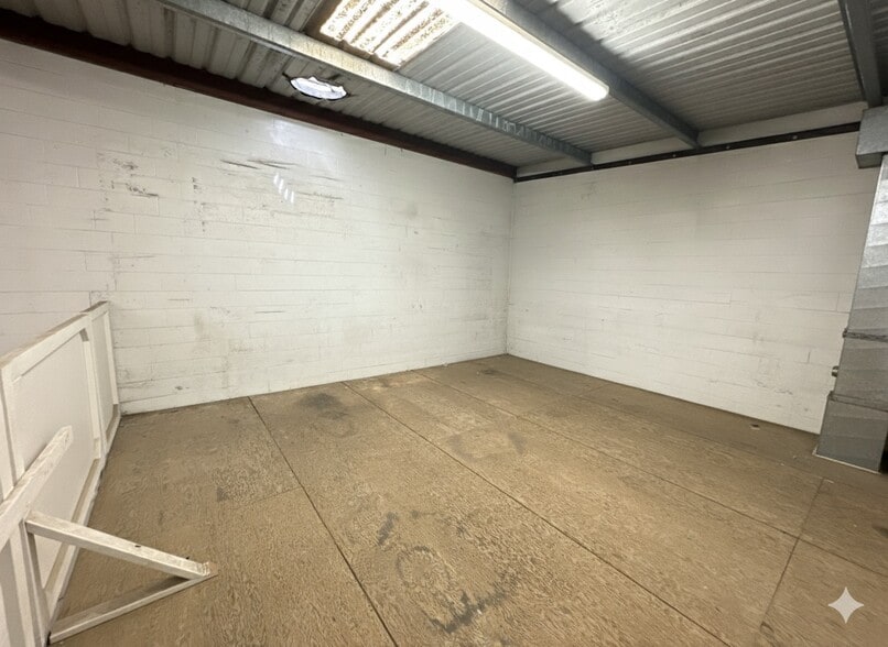 More Photos Of 2014 Homerule St, Honolulu Warehouse For Lease