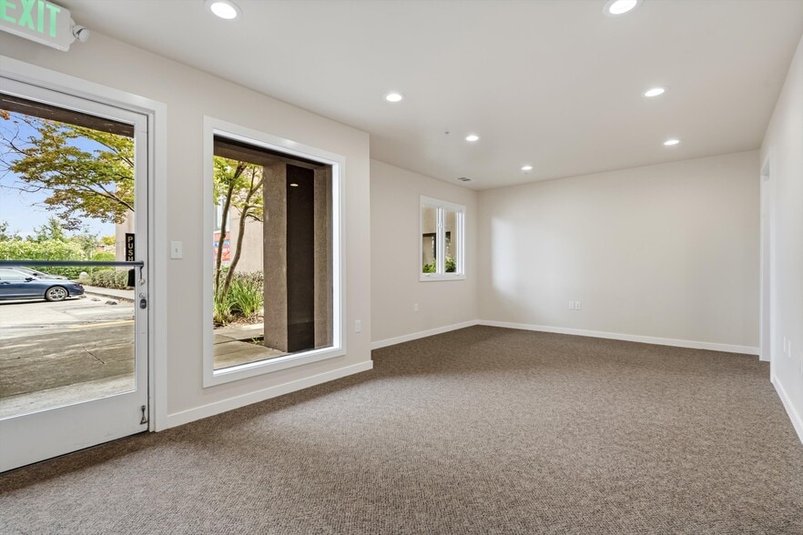 More Photos Of 680 E Cotati Ave, Rohnert Park Health Club For Lease