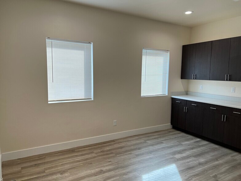 More Photos Of 3811 N Commerce Cir, Idaho Falls Light Manufacturing For Lease