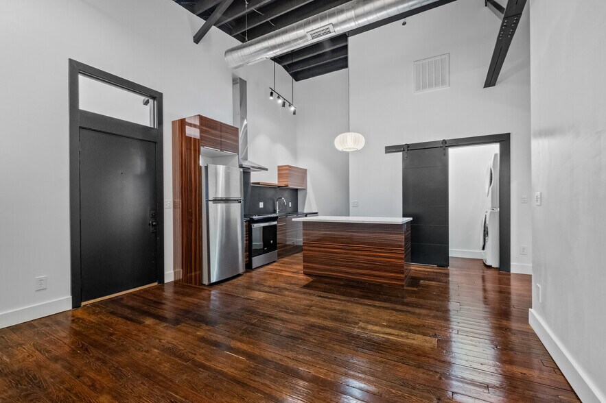 More Photos Of 124 S Joplin Ave, Joplin Warehouse For Sale