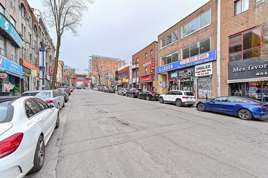 More Photos Of 1055 Boul Saint-Laurent, Montréal General Retail For Lease