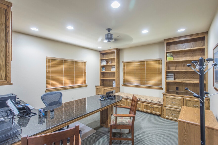 More Photos Of 3101 S Lakeside Dr, Oklahoma City Light Distribution For Sale