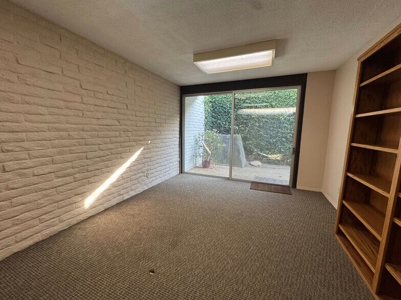 More Photos Of 1141-1151 E Main St, Ventura Office For Lease