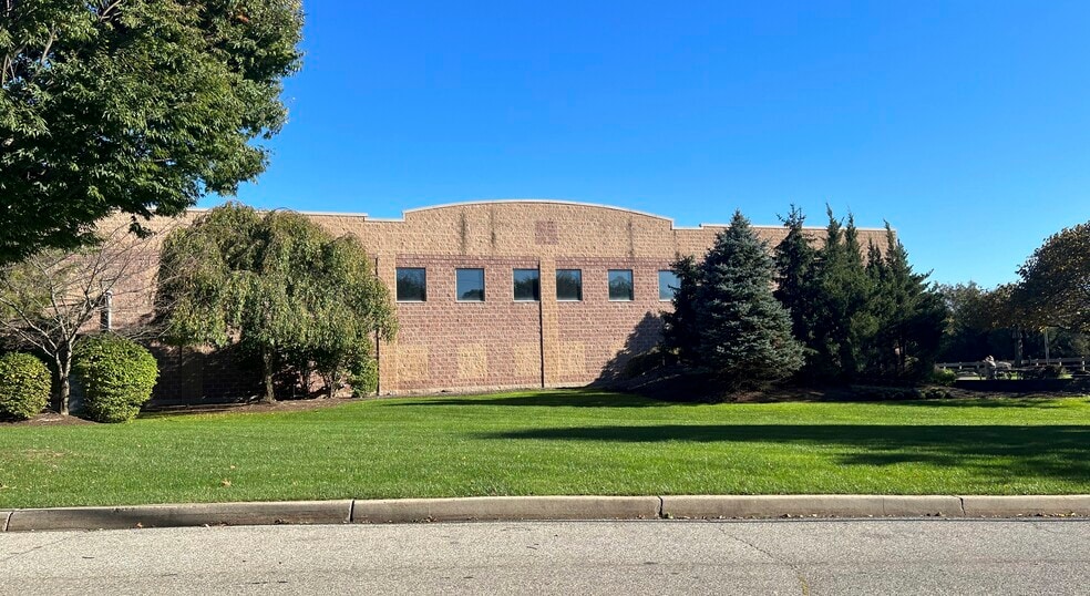 More Photos Of 10 Culnen Dr, Branchburg Warehouse For Lease
