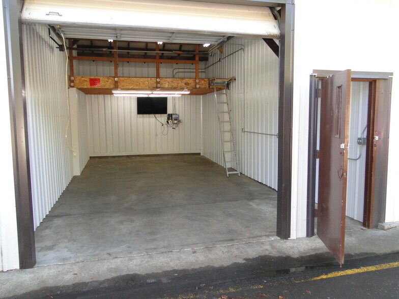 More Photos Of 311 E Reserve St, Vancouver Warehouse For Sale