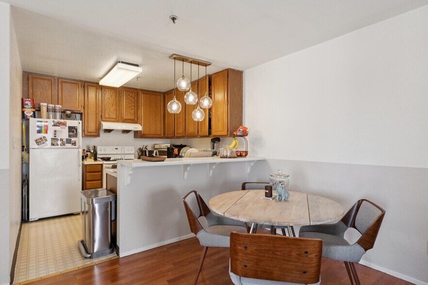 More Photos Of 459 Stow Ave, Oakland Apartments For Sale