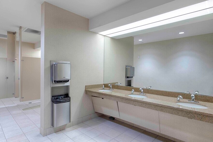 More Photos Of 4800 Regent Blvd, Irving Unknown For Lease