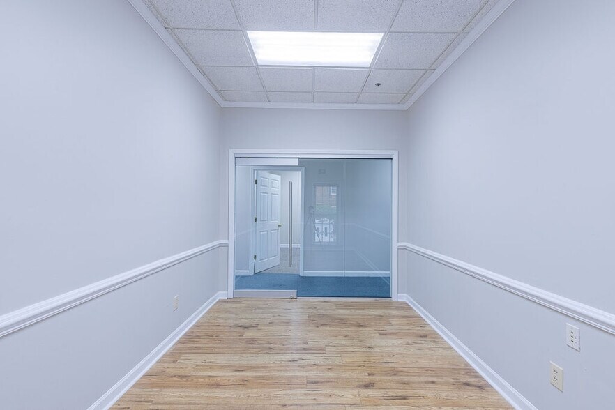 More Photos Of 1111 Cambridge Sq, Alpharetta Office Residential For Lease
