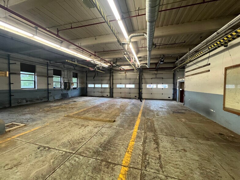 More Photos Of 15 Water St, Leicester Manufacturing For Lease