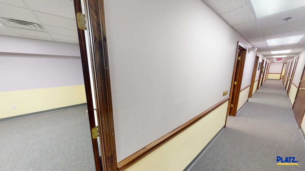 More Photos Of 8261 Market St, Youngstown Medical For Sale