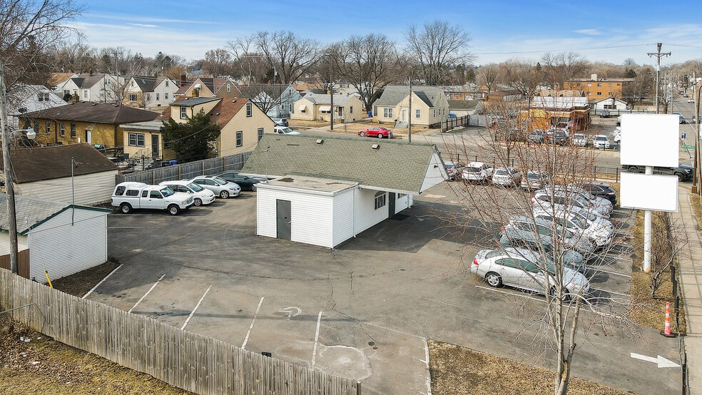More Photos Of 370 Maryland Ave W, Saint Paul Auto Dealership For Sale