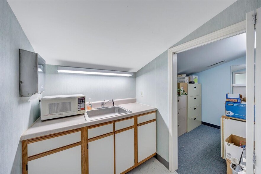 More Photos Of 4533 Brambleton Ave, Roanoke Office For Lease