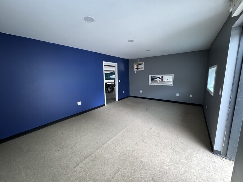 More Photos Of 1190 Constitution Blvd, Rock Hill Flex For Lease