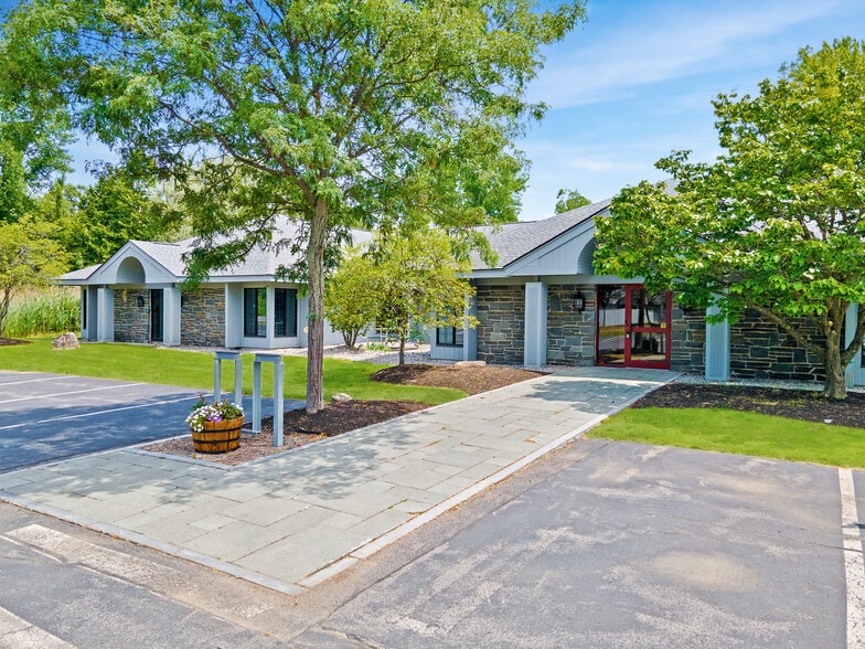 More Photos Of 5710 Commons Park, East Syracuse Medical For Lease