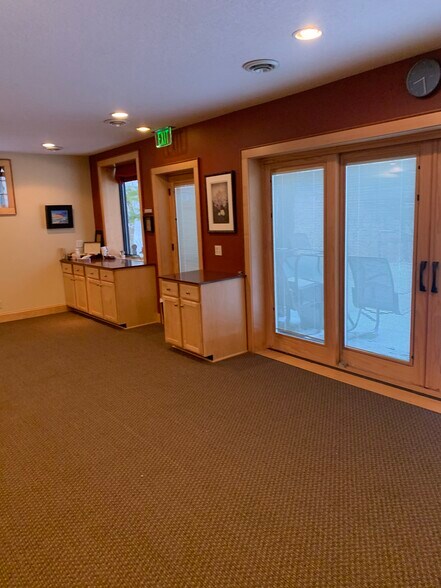 More Photos Of 4141 Old Sibley Memorial Hwy, Eagan Office For Sale