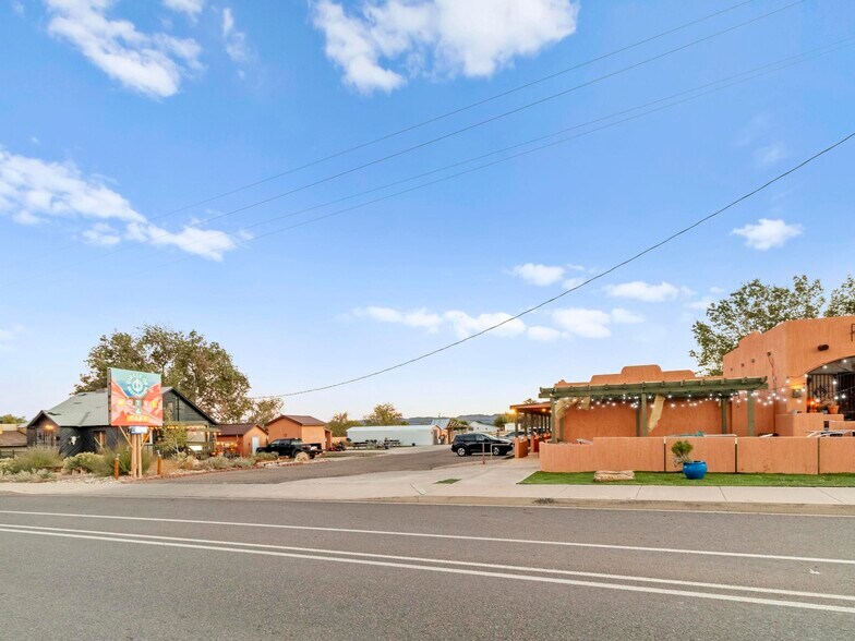 More Photos Of 475 W Main St, Escalante Hotel For Sale