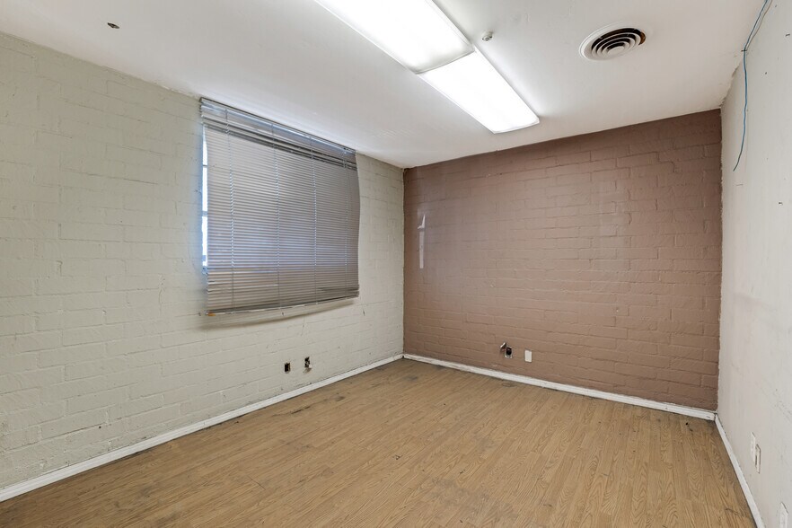 More Photos Of 10920 S La Cienega Blvd, Inglewood Warehouse For Sale