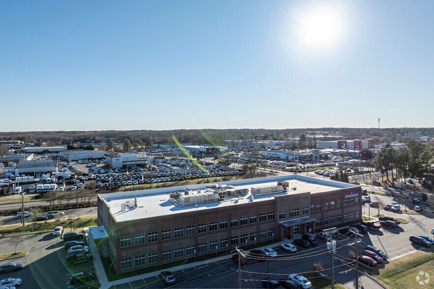 More Photos Of 1011 Johnston Willis Dr, North Chesterfield Medical For Lease