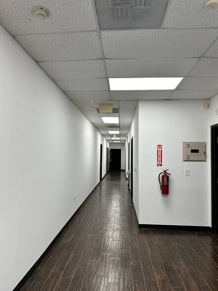 More Photos Of 740 Bradfield Rd, Houston Light Distribution For Lease