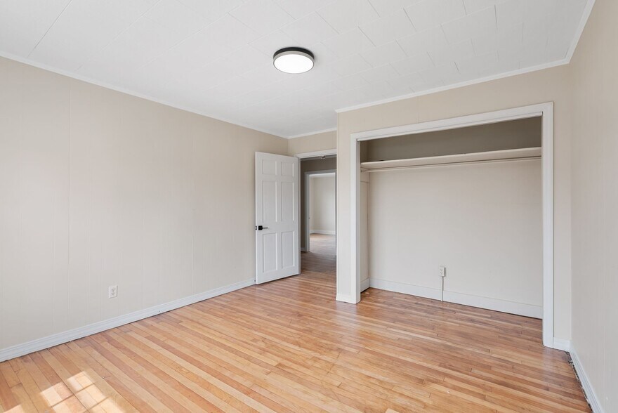 More Photos Of 720 Main st, Canton Bank For Lease