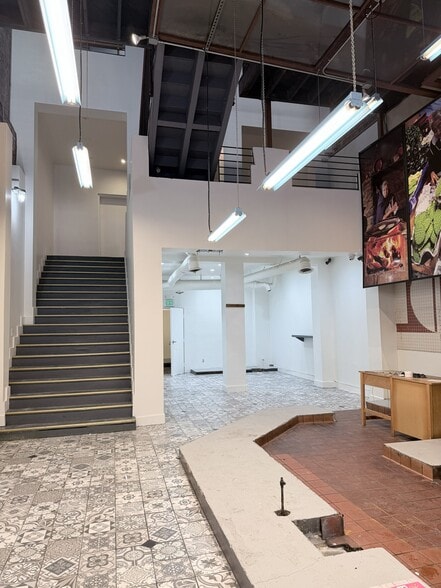 More Photos Of 525-527 Commercial St, San Francisco Restaurant For Lease