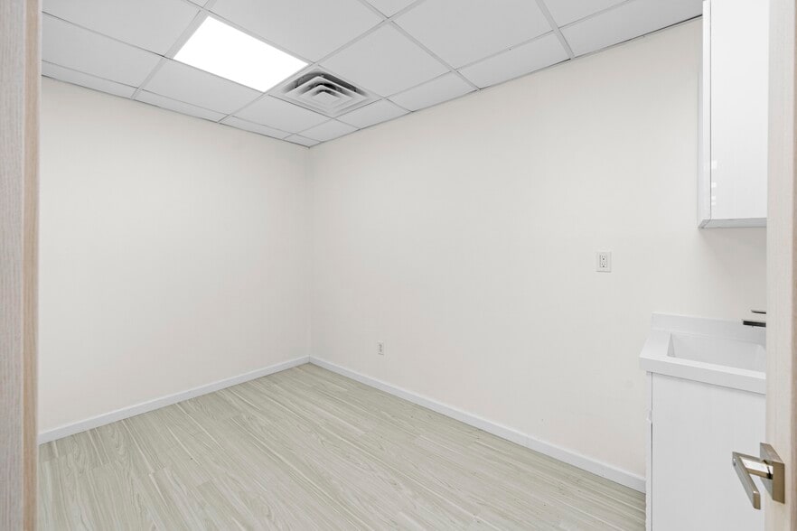 More Photos Of 134-43 Maple Ave, Flushing Apartments For Sale