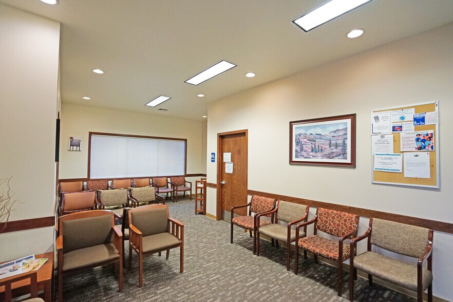 More Photos Of 3901 Creekside Loop, Yakima Medical For Lease