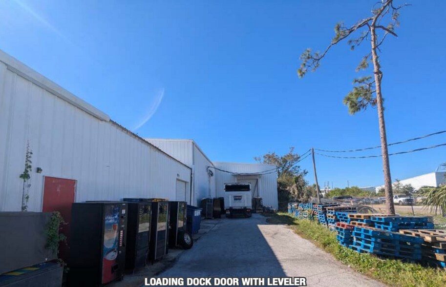 More Photos Of 13750 N 49th St, Clearwater Warehouse For Sale