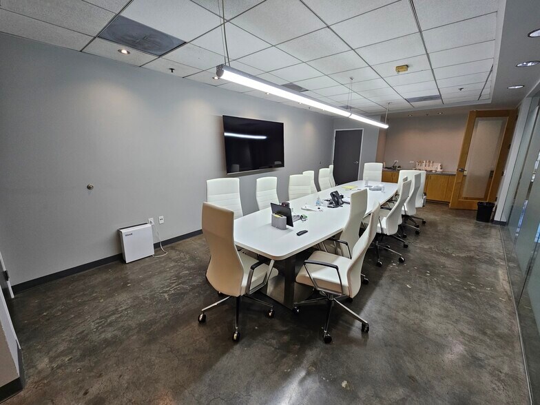 More Photos Of 620 N Brand Blvd, Glendale Office For Lease
