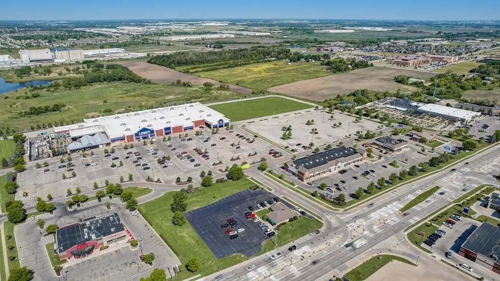 More Photos Of 6318 Green Bay, Kenosha Freestanding For Lease