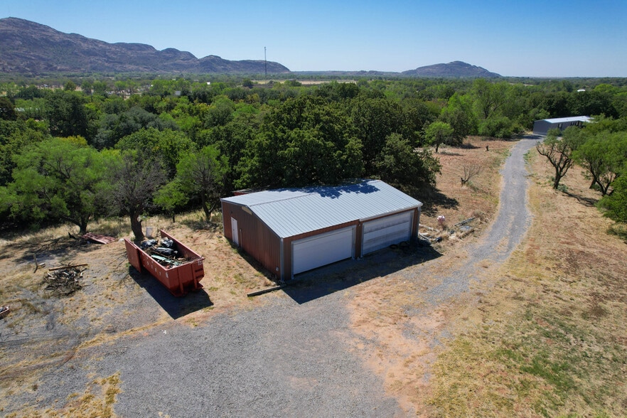 More Photos Of 42851 E County Road 1470, Lone Wolf Land For Sale