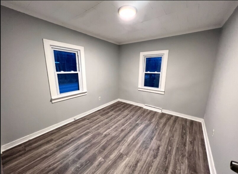 More Photos Of 13 US Highway 206 S, Sandyston Storefront Retail Residential For Sale