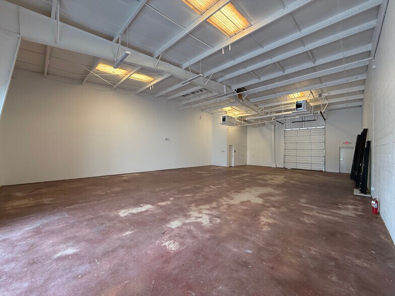 More Photos Of 5660 Rivers Ave, North Charleston Storefront For Lease