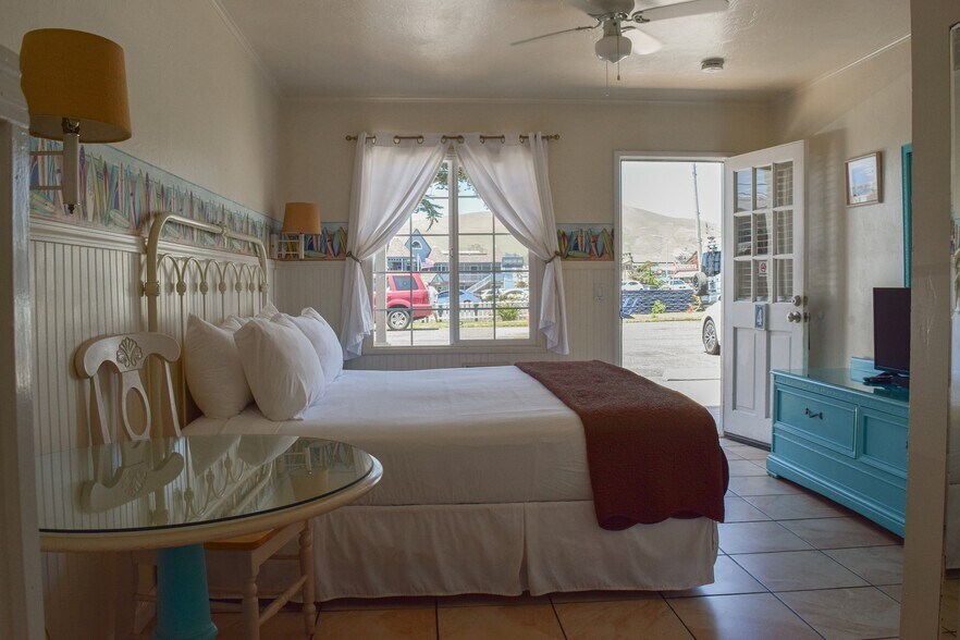 Primary Photo Of 20 S Ocean Ave, Cayucos Hotel For Sale