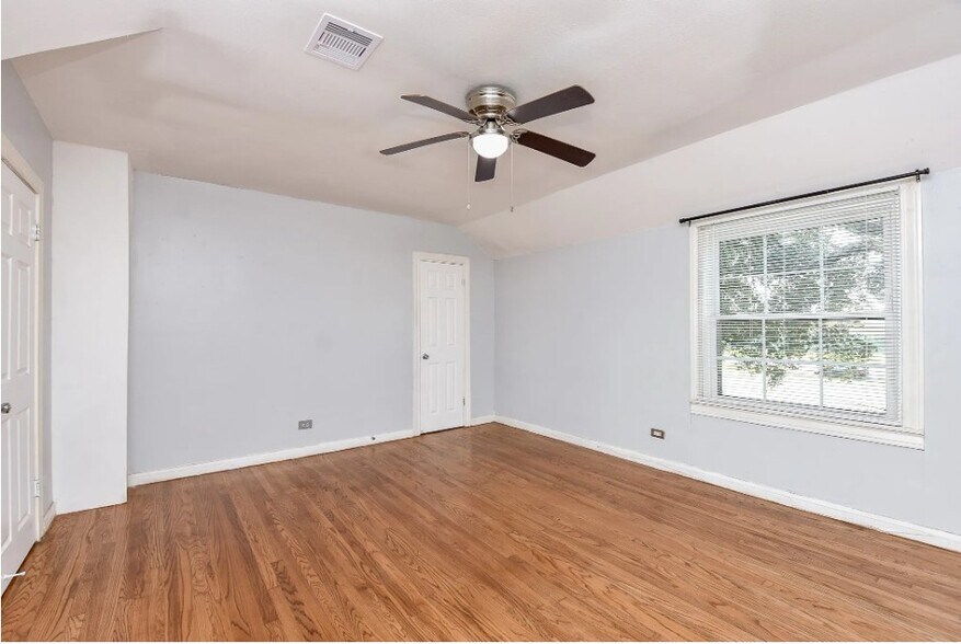 More Photos Of 4916 Old Spanish Trl, Houston Flex For Lease