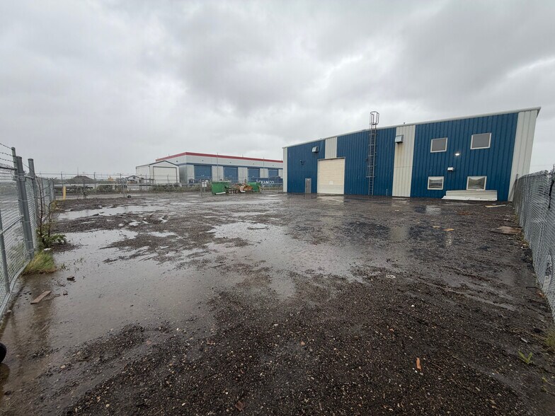 More Photos Of 8800 Venture Ave SE, Calgary Warehouse For Lease