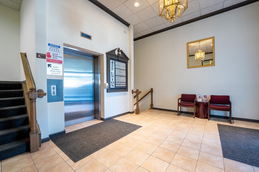 More Photos Of 425 Union St, West Springfield Office For Lease