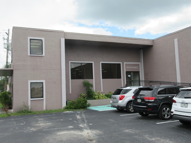 More Photos Of 15445 N Nebraska Ave, Lutz Warehouse For Lease