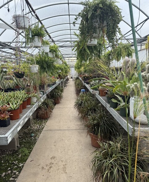 More Photos Of 6021 Campbell Blvd, Lockport Garden Center For Lease