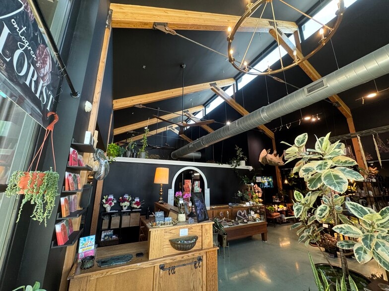 More Photos Of 306 S Main St, Buda Storefront Retail Office For Lease