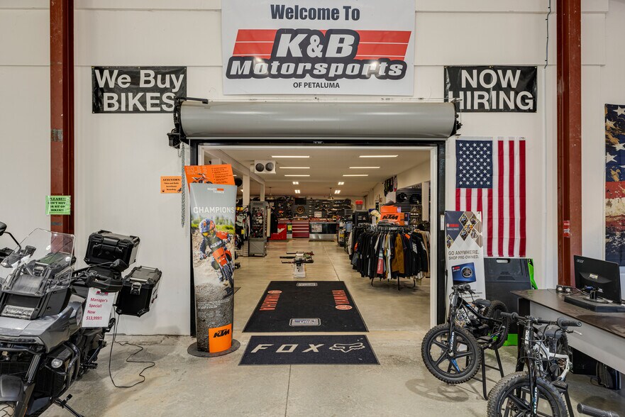 More Photos Of 3480 Petaluma Blvd N, Petaluma Self Storage For Sale