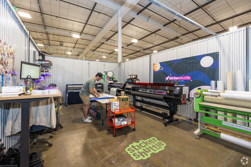 More Photos Of 5180 Fox St, Denver Warehouse For Lease