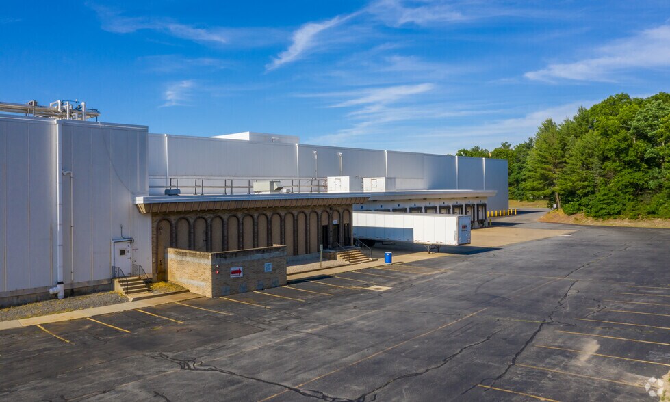 More Photos Of 380 S Worcester St, Norton Warehouse For Lease